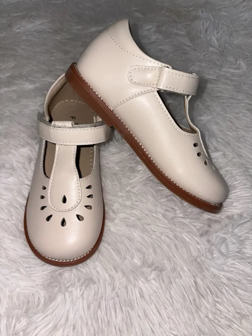 Felix & Flora Toddler Girl 9 Ivory Classic Buckle Shoes. Exc. Condition, Ador